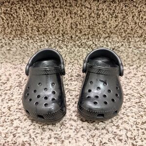 Toddler Black Clogs 5